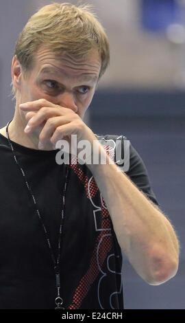 Magdeburg, Germania. Decimo Giugno, 2014. Nazionale tedesco di pallamano coach Martin Heuberger partecipa a una sessione di formazione a Getec-Arena a Magdeburgo, Germania, 10 giugno 2014. Foto: Jens Wolf/dpa/Alamy Live News Foto Stock