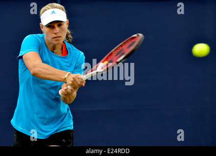 Angelique Kerber (Germania) sulla prassi giurisdizionale a Eastbourne, 2014 Foto Stock