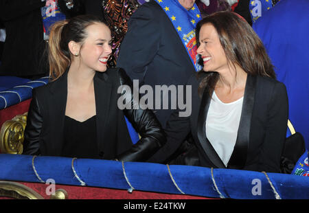 Cerimonia di apertura - Monte-Carlo XXXVII Festival Internazionale del Circo Con: La Principessa Stephanie di Monaco,Pauline Ducruet dove: Monte Carlo, Monaco quando: 17 Gen 2013 Foto Stock