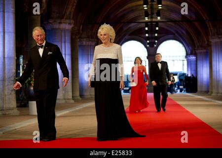 La regina Beatrice dei Paesi Bassi ospita una cena di Gala in anticipo della sua abdicazione dotate: Prince Charles,Camilla,Duchessa di Cornovaglia dove: Amsterdam, Paesi Bassi Quando: 29 Apr 2013 Foto Stock