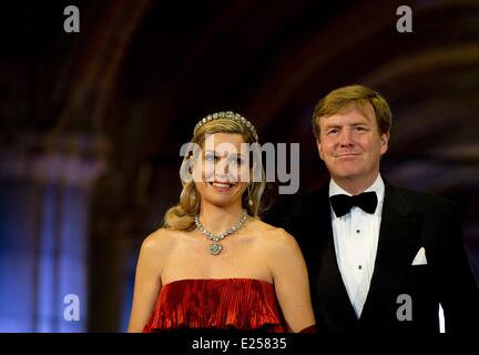 La regina Beatrice dei Paesi Bassi ospita una cena di Gala in anticipo della sua abdicazione dotate: la principessa Maxima,Principe Willem Alexander dove: Amsterdam, Paesi Bassi Quando: 29 Apr 2013 Foto Stock