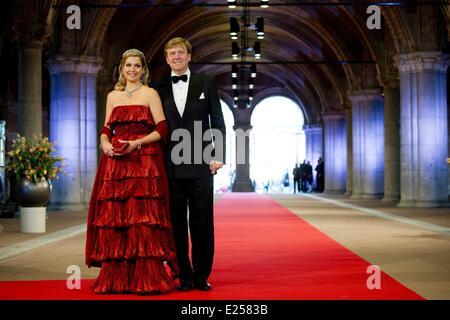 La regina Beatrice dei Paesi Bassi ospita una cena di Gala in anticipo della sua abdicazione dotate: la principessa Maxima,Principe Willem Alexander dove: Amsterdam, Paesi Bassi Quando: 29 Apr 2013 Foto Stock