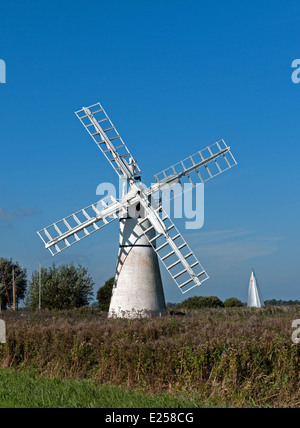 Thurne Dyke mulino di drenaggio, Thurne, Norfolk, Inghilterra Foto Stock