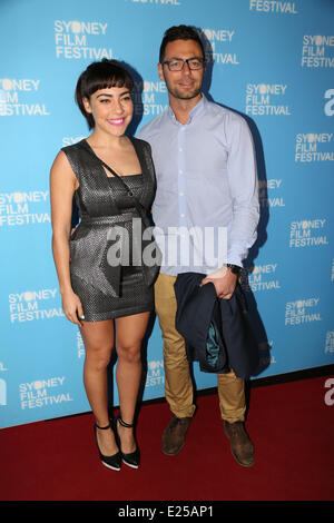 Sydney, Australia. Il 15 giugno, 2014. Ceneri London arriva sul tappeto rosso presso il Teatro di Stato per l'australiano premiere della Nuova Zelanda vampire mockumentary " Cosa facciamo in ombre". Copyright Credit: 2014 Richard Milnes/Alamy Live News Foto Stock