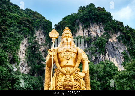 Le più alte del mondo statua di Murugan, si trova al di fuori di Grotte Batu. Kuala Lumpur - Malaysia. Foto Stock