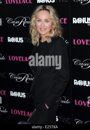 Los Angeles Premiere di 'Lovelace" presso il teatro egiziano in Hollywood - tappeto rosso con: Sharon Stone dove: Los Angeles, California, Stati Uniti quando: 05 Ago 2013 Foto Stock