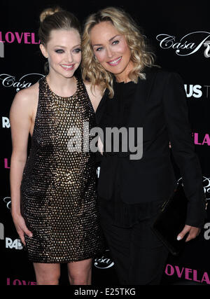 Los Angeles Premiere di 'Lovelace" presso il teatro egiziano in Hollywood - tappeto rosso con: Amanda Seyfried,Sharon Stone dove: Los Angeles, California, Stati Uniti quando: 05 Ago 2013 Foto Stock