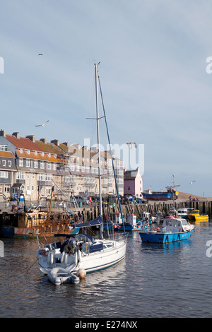 West Bay Dorset, barche nel porto di Bridport, inglese costa sud, West Bay, Dorset, England Regno Unito Foto Stock