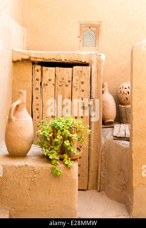 Vista di un grazioso cortile al Les Jardins de Skoura in Skoura vicino a Ouarzazate, Southern, Marocco, Africa del Nord. Foto Stock