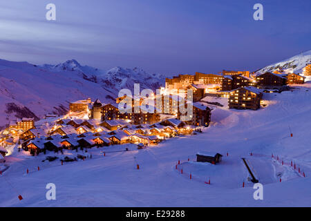 Francia, Savoie, Les Menuires ski resort in tre valli, Des Bellevilles Valley, il distretto Reberty Foto Stock