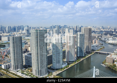 Alto edificio di Tokyo, Giappone Foto Stock