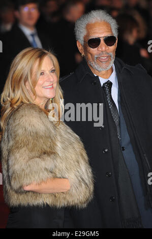 Londra, UK, UK. 31 gennaio, 2010. Morgan Freeman assiste la UK Film Premiere di 'Invictus' di Odeon West End. © Ferdaus Shamim/ZUMA filo/ZUMAPRESS.com/Alamy Live News Foto Stock