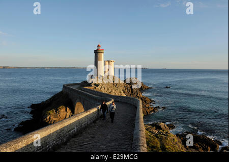 Francia, Finisterre, Iroise Mare, Goulet de Brest, Plouzane, Pointe du Petit Minou, Petit Minou faro Foto Stock