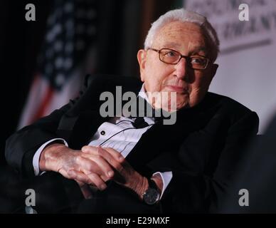 New York, Stati Uniti d'America. 17 Giugno, 2014. Ex noi Scretary di stato Henry Kissinger parla durante una cena con il ministro tedesco della difesa, Ursula von der Leyen (non mostrato) al Consiglio americano sulla Germania (ACG) in New York, Stati Uniti d'America, 17 giugno 2014. Credito: dpa picture alliance/Alamy Live News Foto Stock