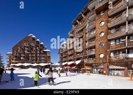 Francia, Haute Savoie, Avoriaz, vietato ai veicoli, slitta consentendo si muove Foto Stock