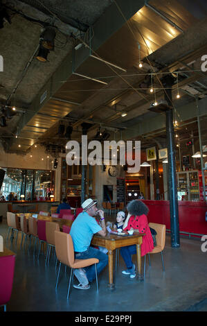 Francia, Loire Atlantique, Nantes, capitale verde europea 2013, le Lieu Unique, LU vecchia fabbrica di biscotti convertito in un patrimonio culturale Foto Stock