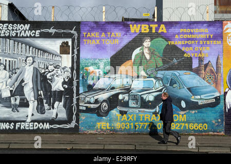 Regno Unito e Irlanda del Nord, parte occidentale di Belfast, Cattolica Falls area, internazionale o parete di solidarietà, murales su Falls Road Foto Stock