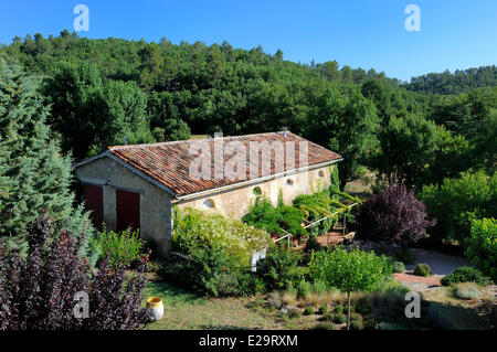 Francia, Var, Provence Verte (Provenza Verde), reggiseni villaggio accanto a Saint Maximin, Le Peyrourier Bed and Breakfast, une campagne Foto Stock
