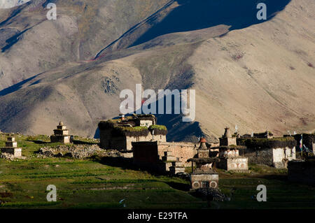 Il Nepal, Karnali zona, regione Dolpo, Tarap valley, case di pietra Foto Stock
