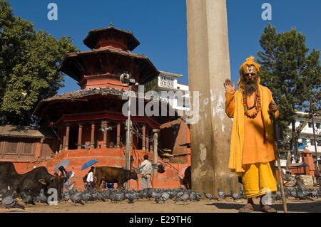 Il Nepal, Valle di Kathmandu, elencati di patrimonio mondiale dall UNESCO, Kathmandu, sadhu su Durbar Square Foto Stock