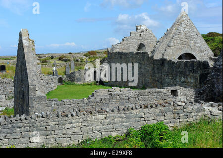 L'Irlanda, nella contea di Galway, Isole Aran, Inishmore, sette chiese (Na Seacht d'Teampaill) insediamento monastico Foto Stock