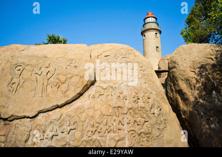 India, Tamil Nadu, Mahabalipuram (o Mamallapuram), il contorno irregolare della discesa del Gange (chiamato anche Arjuna's Foto Stock