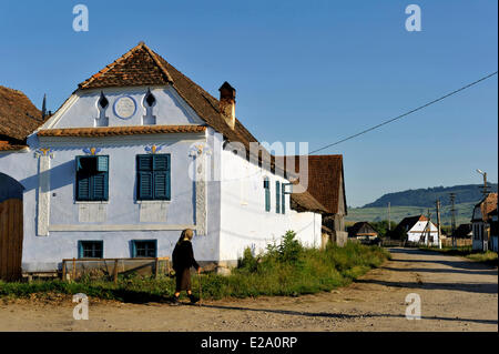 La Romania, Transilvania, Viscri, parte di villaggi con chiese fortificate in Transilvania, classificato come patrimonio mondiale dall' UNESCO Foto Stock