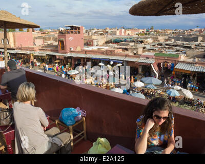 Il Marocco, Superiore Atlas, Marrakech città imperiale, la medina elencati di patrimonio mondiale dall UNESCO, il souk, le spezie cafe sul Foto Stock