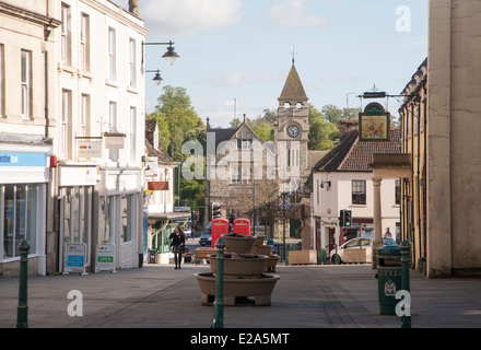 Strada pedonale dello shopping nella città di Calne, Wiltshire, Inghilterra Foto Stock