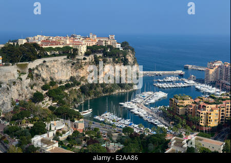 Principato di Monaco, Monaco, Royal Palace sulla roccia e il porto di Fontvieille Foto Stock