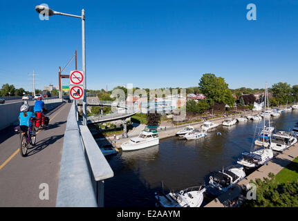 Canada, Provincia di Quebec, Montreal, Sainte Anne de Bellevue, il canale che collega il Lago di San Luigi a San Lorenzo al lago Foto Stock