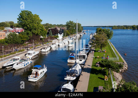 Canada, Provincia di Quebec, Montreal, Sainte Anne de Bellevue, il canale che collega il Lago di San Luigi a San Lorenzo al lago Foto Stock