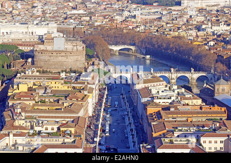 Roma dalla cupola del Vaticano: Sant'Angelo e Via della Conciliazione Foto Stock