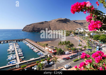 Spagna Isole Canarie La Gomera, San Sebastian de la Gomera, vista dalle alture di San Sebastian de la Gomera sul porto Foto Stock