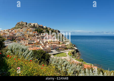 L'Italia, Sardegna, Provincia di Sassari, Golfo dell'Asinara, Castelsardo, città medievale fondata nel XII secolo dai Genovesi e Foto Stock