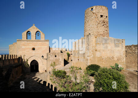 Isole Baleari Spagna Maiorca Capdepera, la chiesa e la torre di en Nunis nel castello Foto Stock