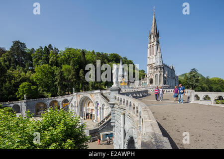 Francia, Hautes Pirenei, Lourdes, Basilica Notre Dame de Lourdes Foto Stock