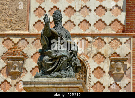 L'Italia, l'Umbria, Perugia, Piazza IV Novembre, la statua di Papa Giulio III Foto Stock