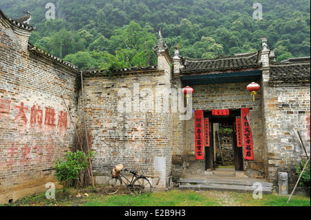 Cina, provincia di Guangxi, regione di Guilin, un piccolo villaggio nella campagna vicino a Yangshuo Foto Stock