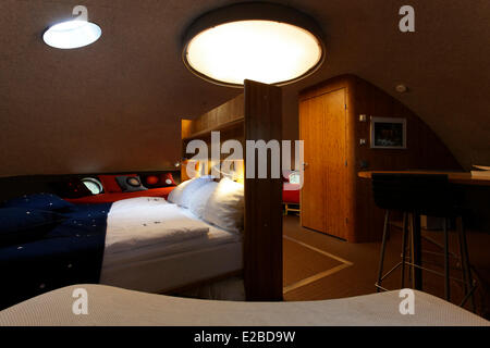 La Svezia, la Lapponia Norrbotten County, Harads, Treehotel, UFO capanna, camera da letto Foto Stock