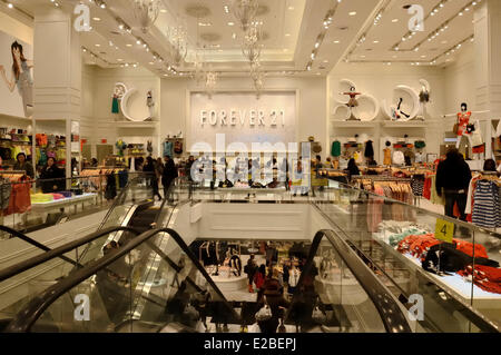 Stati Uniti, New York City Manhattan Midtown, Times Square, la Forever 21 store Foto Stock