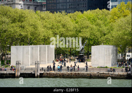 Stati Uniti, New York City, Manhattan East Coast Memorial è una guerra mondiale II Memoriale di guerra nel parco della batteria Foto Stock