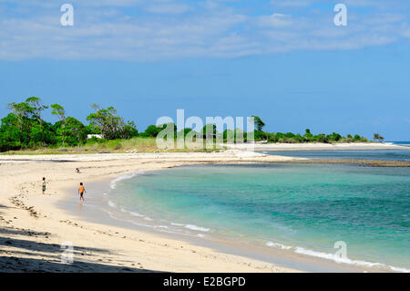 Indonesia, Sumbawa, Pantai Lakey, la spiaggia è famosa per la sua surf breaks Foto Stock