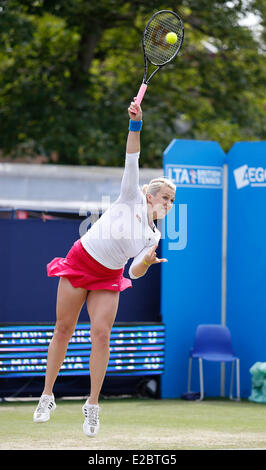 Eastbourne, Regno Unito. Il 18 giugno, 2014. Aegon International Eastbourne Ekaterina Makarova (RUS) sconfitte Anastasia Pavlyuchenkova (RUS) da un punteggio 6-3, 6-3 nella loro seconda partita in Devonshire Park. Credito: Azione Sport Plus/Alamy Live News Foto Stock