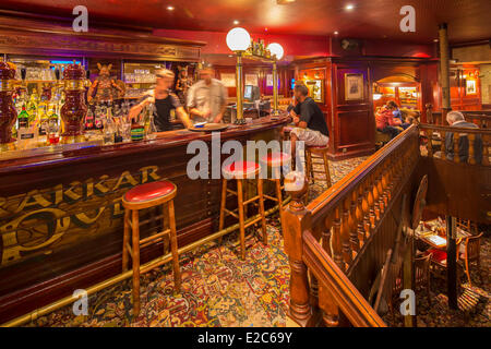 Francia, Lozère, Gevaudan, Valle del Lot, Mende, ristorante brasserie pub Le Drakkar Foto Stock