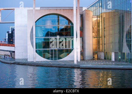 Germania, Berlino, Paul Lobe edificio e Marie Elisabeth Luders Haus dall architetto Stephan Braunfels sul fiume Spree banche, edifici nel nuovo complesso parlamentare Foto Stock