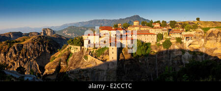 La Grecia, Tessaglia, Meteora monasteri complessa, elencato come patrimonio mondiale dall UNESCO, il Grand Meteora monastero (Megalo Meteoro) Foto Stock