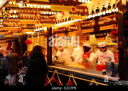 Lussemburgo Il Lussemburgo città, Place d'Armes, mercato di Natale, cottage vendono spuntini Foto Stock