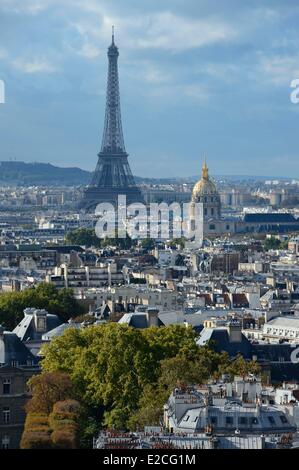 Francia, Parigi, l'Hôtel des Invalides e la Torre Eiffel in background Foto Stock