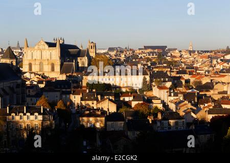 Francia, Vienne, Poitiers, Saint Pierre Foto Stock